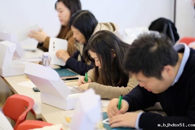 华体会app在线平台直播带岗,助力人才求职就业